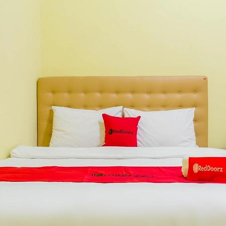 Hotel Reddoorz Syariah @ Puri Kalijaga Street Cirebon Zewnętrze zdjęcie