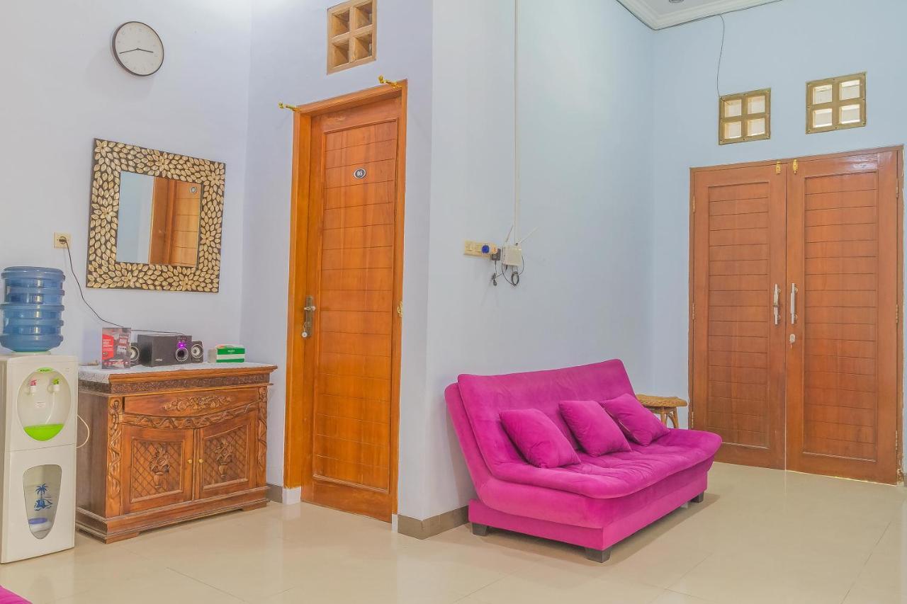 Hotel Reddoorz Syariah @ Puri Kalijaga Street Cirebon Zewnętrze zdjęcie