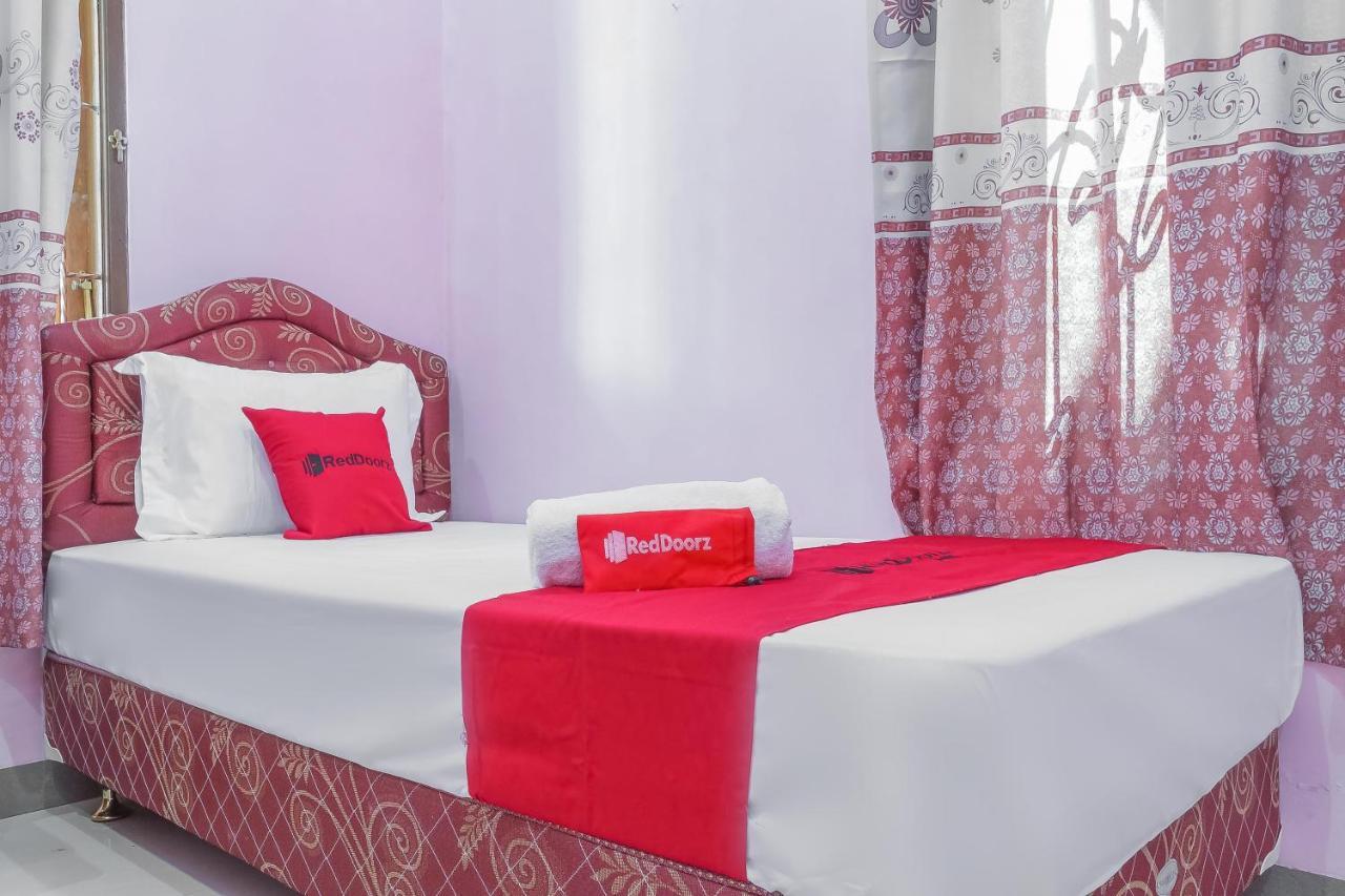 Hotel Reddoorz Syariah @ Puri Kalijaga Street Cirebon Zewnętrze zdjęcie